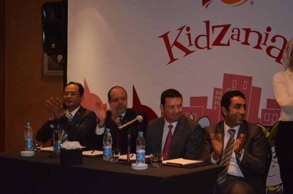 From left to right: Mr. Decky Andrian -City Mayor, KidZania Cairo-, Mr. Hernán Barbieri -Minister of Foreign Affairs, KidZania-, Mr. Andrés Fabre -Minister of State, KidZania-, and Mr. Tarek Zidan -Governor, KidZania Egypt.