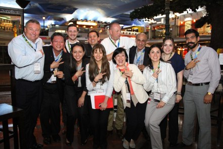 From left to right: Ric Fearnett, Kelven Tan, Sam Harding, Gabriela Fuentes, Enrique Peñaloza, Elba González, Stuart Birkwood, Yumiko Kinoshita, Sanjeev Kumar, Beatriz Bañuelos, Claudia López and Gilberto López
