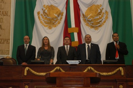 KidZania representatives preceded the session along representatives of Mexico City's Legislative Assembly.